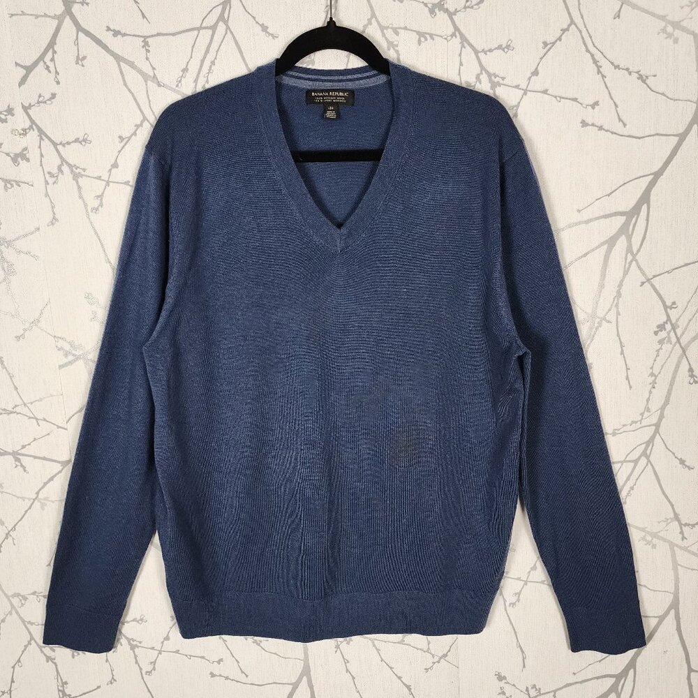 Banana Republic Navy Blue 100% Merino Wool Lightweight V-Neck Sweater